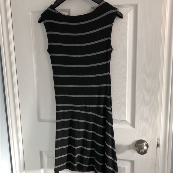 Le Chateau size medium black dress - Picture 2 of 3